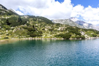 Bulgaristan 'ın Pirin Dağı ve Banderitsa Gölü' nün muhteşem manzarası
