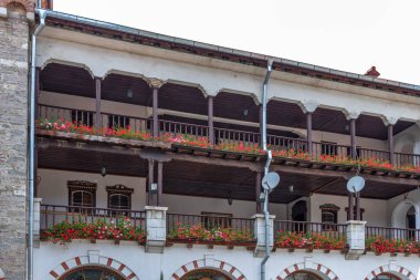 BACHKOVO Manastırı, BULGARIA - 16 Temmuz 2020: Bachkovo Manastırı 'ndaki Ortaçağ Binaları, Bulgaristan' ın Tanrı 'nın Annesi Dormition