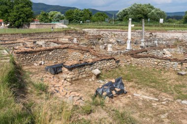 Bulgaristan 'ın Blagoevgrad Bölgesi' ndeki Garmen kasabası yakınlarındaki antik Roma şehri Nicopolis ad Nestum 'un kalıntıları