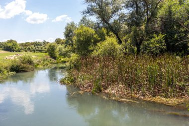 Bulgaristan 'ın Altın Panega Nehri boyunca Iskar Panega Geopark' ın hava manzarası