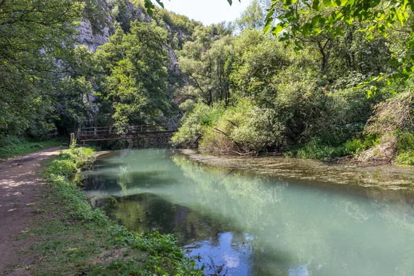 Bulgaristan 'ın Altın Panega Nehri boyunca Iskar Panega Geopark' ın hava manzarası