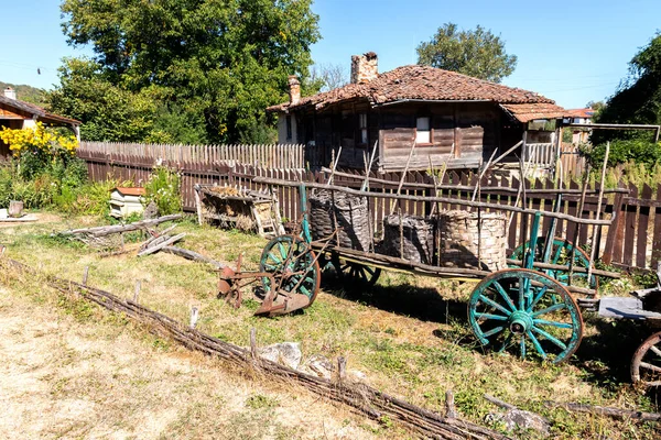 Bulgaristan 'ın Burgaz Bölgesi' nin tarihi Brashlyan kasabasında 19. yüzyıldan kalma eski evler