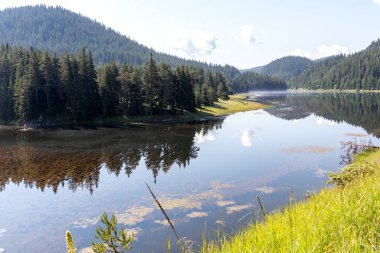 Bulgaristan 'ın Beglika Reservoir, Pazardzhik bölgesinin muhteşem manzarası