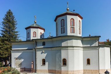 Belgrad, Sırbistan - 13 Ağustos 2019: Sırbistan 'ın Belgrad kenti yakınlarındaki Ortaçağ Rakovica Manastırı