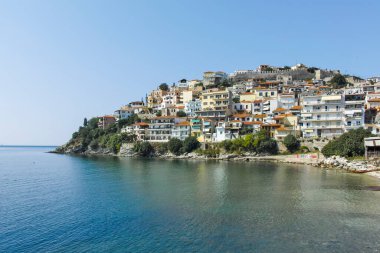 KAVALA, GREECE - 22 Haziran 2019: Yunanistan 'ın Doğu Makedonya ve Trakya kentinin muhteşem panoramik manzarası