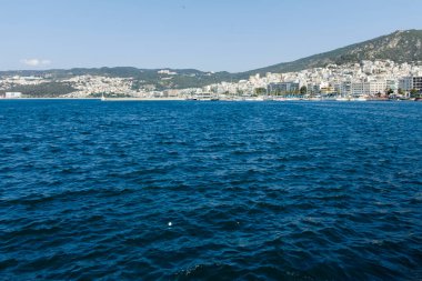KAVALA, GREECE - 22 Haziran 2019: Yunanistan 'ın Doğu Makedonya ve Trakya kentinin muhteşem panoramik manzarası