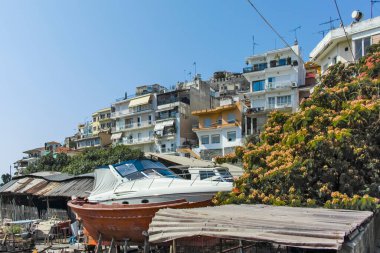 KAVALA, GREECE - 22 Haziran 2019: Yunanistan 'ın Doğu Makedonya ve Trakya kentinin muhteşem panoramik manzarası