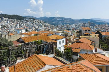 KAVALA, GREECE - 22 Haziran 2019: Yunanistan 'ın Doğu Makedonya ve Trakya kentinin muhteşem panoramik manzarası