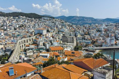 KAVALA, GREECE - 22 Haziran 2019: Yunanistan 'ın Doğu Makedonya ve Trakya kentinin muhteşem panoramik manzarası