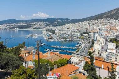 KAVALA, GREECE - 22 Haziran 2019: Yunanistan 'ın Doğu Makedonya ve Trakya kentinin muhteşem panoramik manzarası