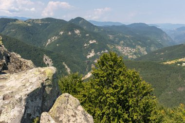 Belintash, Bulgaristan 'ın Rodop Dağları' ndaki tanrı Sabazios 'a adanmıştır.