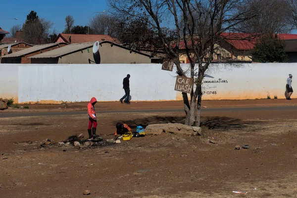 Personnes Marchant Dans Les Rues Ville Soweto — Photo