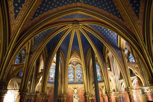 Piękne Wnętrze Sainte Chapelle Paryżu — Zdjęcie stockowe