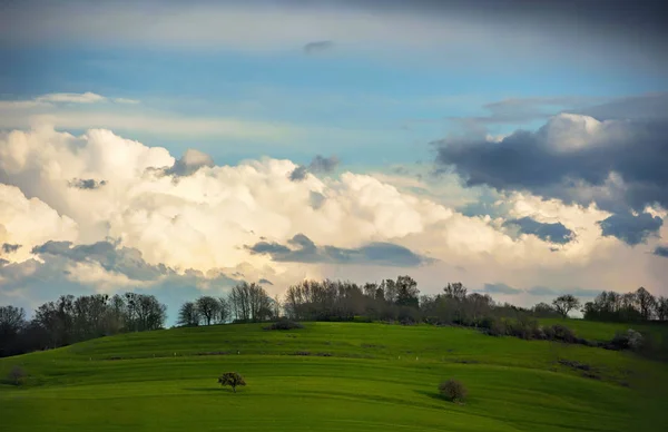 Hügel Und Wolken Naturlandschaft — Stockfoto