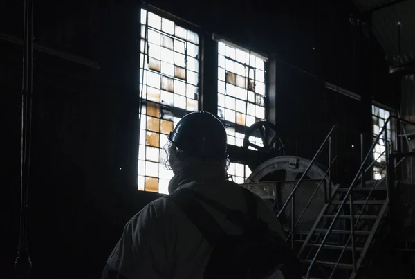 Worker Window Factory — Stock Photo, Image