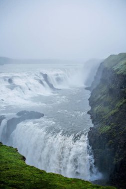 İzlanda 'da Gullfoss Şelaleleri