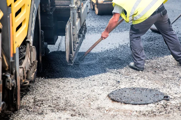 道路上の新しいマカダム — ストック写真