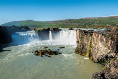 İzlanda 'daki Godafoss şelaleleri