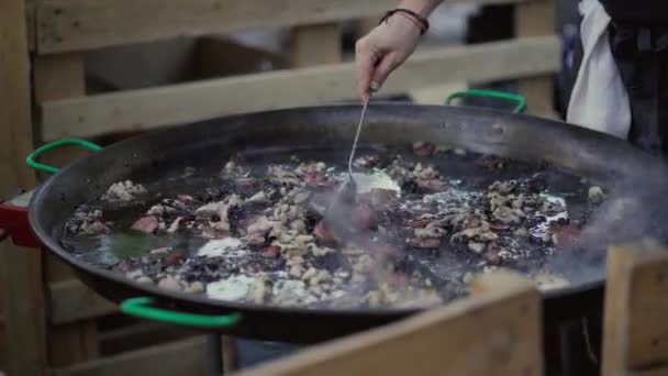 Paella deniz ürünleri yemek — Stok video