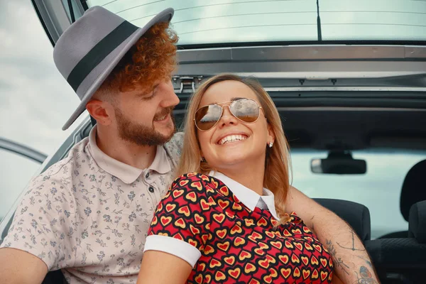 Birlikte Araba Bagajında Oturan Birlikte Olma Zevk Vakit Mutlu Güzel — Stok fotoğraf