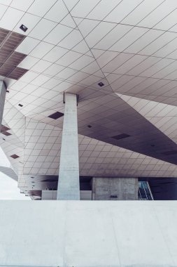 Lyon, Fransa - 10 Mayıs 2019. Confluence bölgesi, Confluence müzesinin modern mimarileri