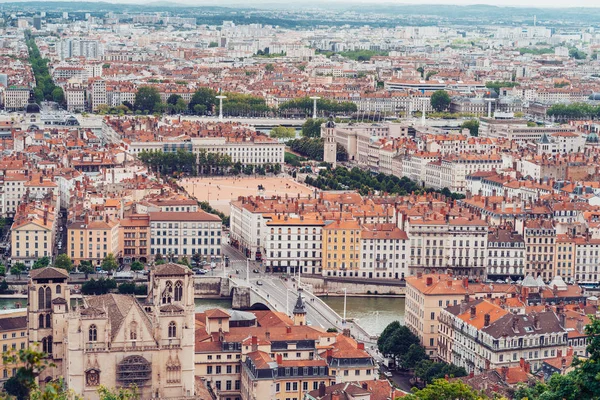 Lyon, Francia - 9 de mayo de 2019. Vista de la ciudad de Lyon Francia. Lugar Bellecour . —  Fotos de Stock