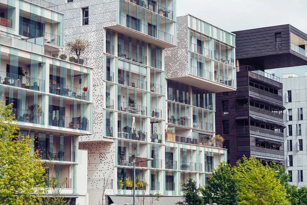 Lyon, France - May 10, 2019. Modern residential buildings on Quay Antoine Riboud in Lyon, France — Stock Photo, Image