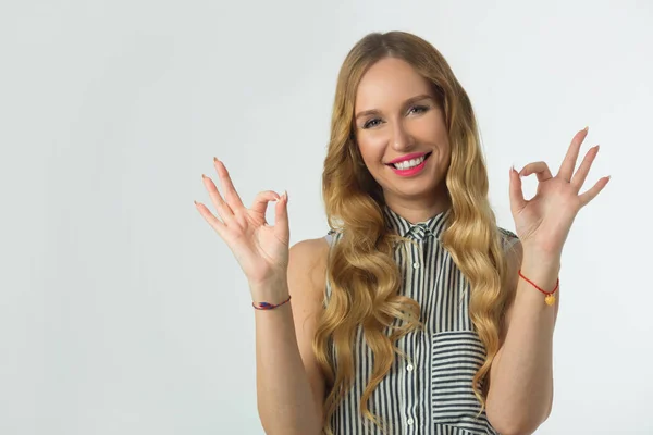 Mooi Jong Meisje Een Witte Achtergrond Met Een Gebaar Van — Stockfoto