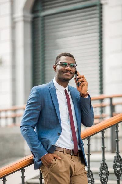Handsome Young African Man Suit Talking Phone — Stock Photo, Image