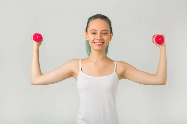 Hermosa Joven Ropa Deportiva Entra Para Los Deportes Con Mancuernas — Foto de Stock