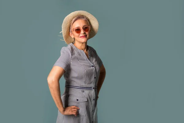 Adult Elderly Woman Hat Blue Background Sunglasses — Stock Photo, Image