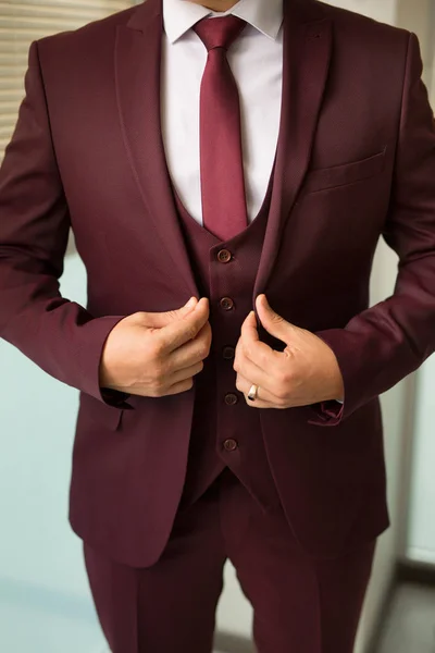 Guapo Elegante Traje Moderno Hombre —  Fotos de Stock