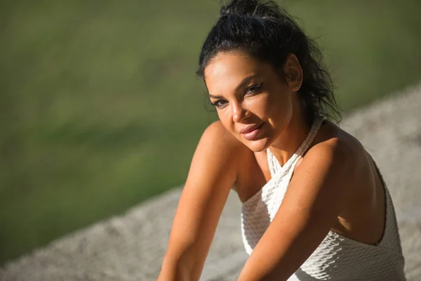 Schöne Junge Frau Sportbekleidung Beim Training Sommer — Stockfoto