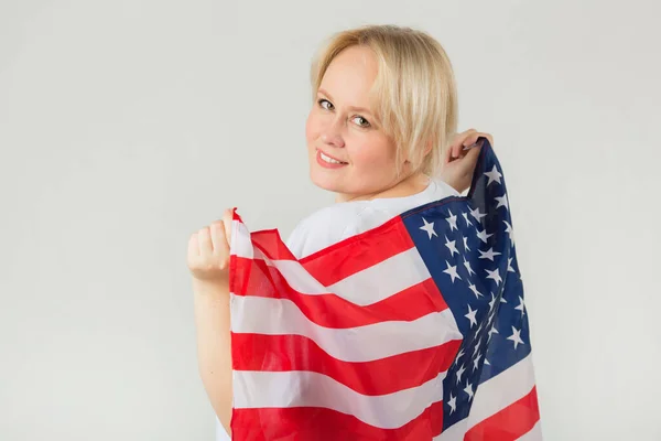 Gyönyörű Fiatal Kövér Amerikai Zászló Fehér Háttér — Stock Fotó