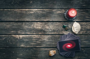 Tarot kartları fortune teller masada. Gelecekteki okuma. Kehanet kavramı.