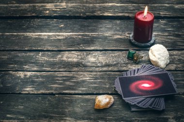 Tarot kartları fortune teller masada. Gelecekteki okuma. Kehanet kavramı.