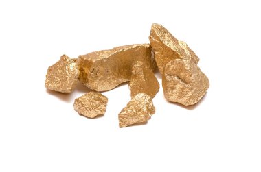 Altın nuggets beyaz arka plan üzerinde izole. Altın boya granit taşlar ile boyalı.