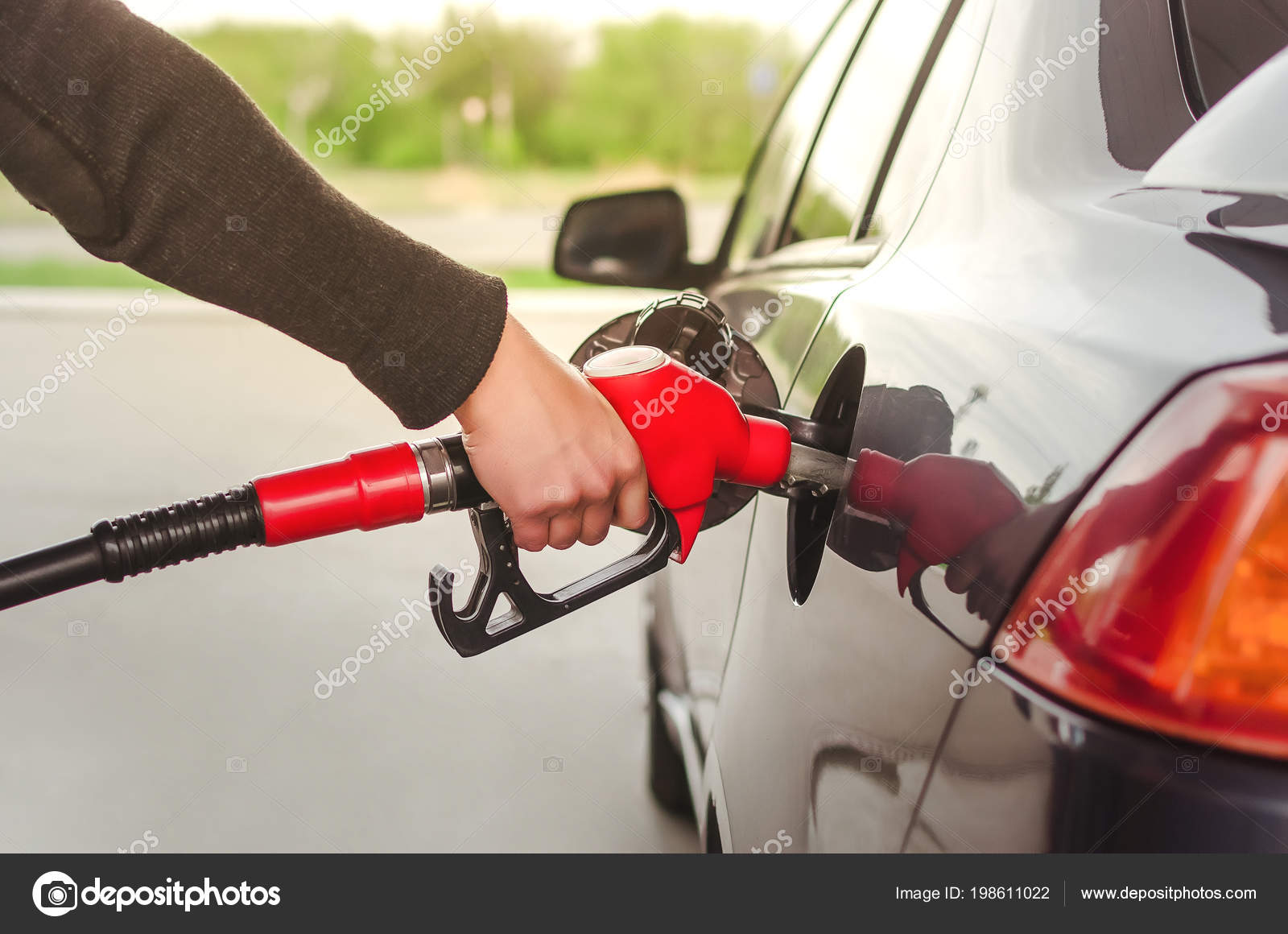 Gas Containers With Nozzles