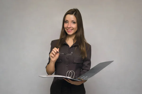 Jeune Femme Avec Des Lunettes Dossier Document Dans Les Mains — Photo