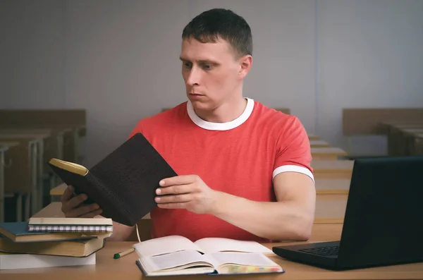 Serious Student Boy Reading Textbook Sitting School Classroom — Stock Photo, Image