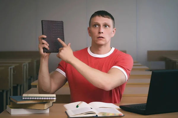 Student Showing His Diary Book Teacher — Stock Photo, Image