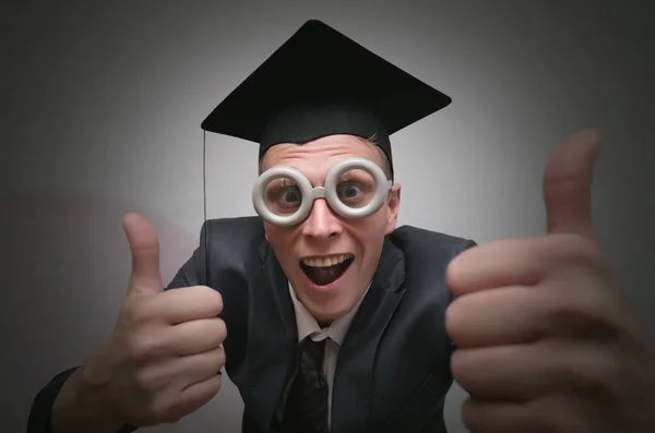 Estudante Pós Graduação Tampa Está Mostrando Polegar Para Cima Isolado — Fotografia de Stock