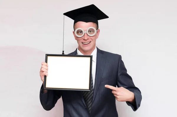 Estudiante Graduado Feliz Con Certificado Diploma Aislado Fondo Gris Concepto —  Fotos de Stock