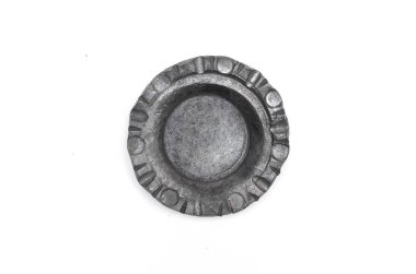 Retro kurşun mumluk şeklinde beyaz arka plan üzerinde izole daire şekli.