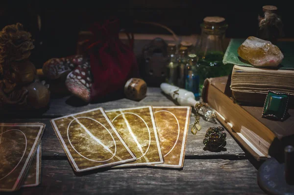 Cartas Tarô Fundo Mesa Cartomante Conceito Leitura Futura Divinização — Fotografia de Stock