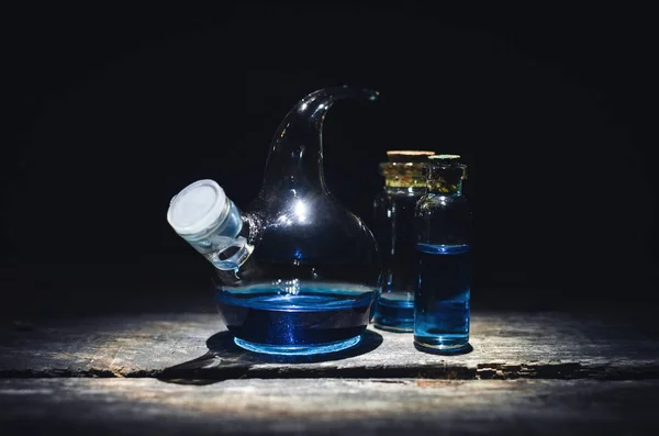 Toverdrank Blauwe Etherische Olie Fles Tafel — Stockfoto