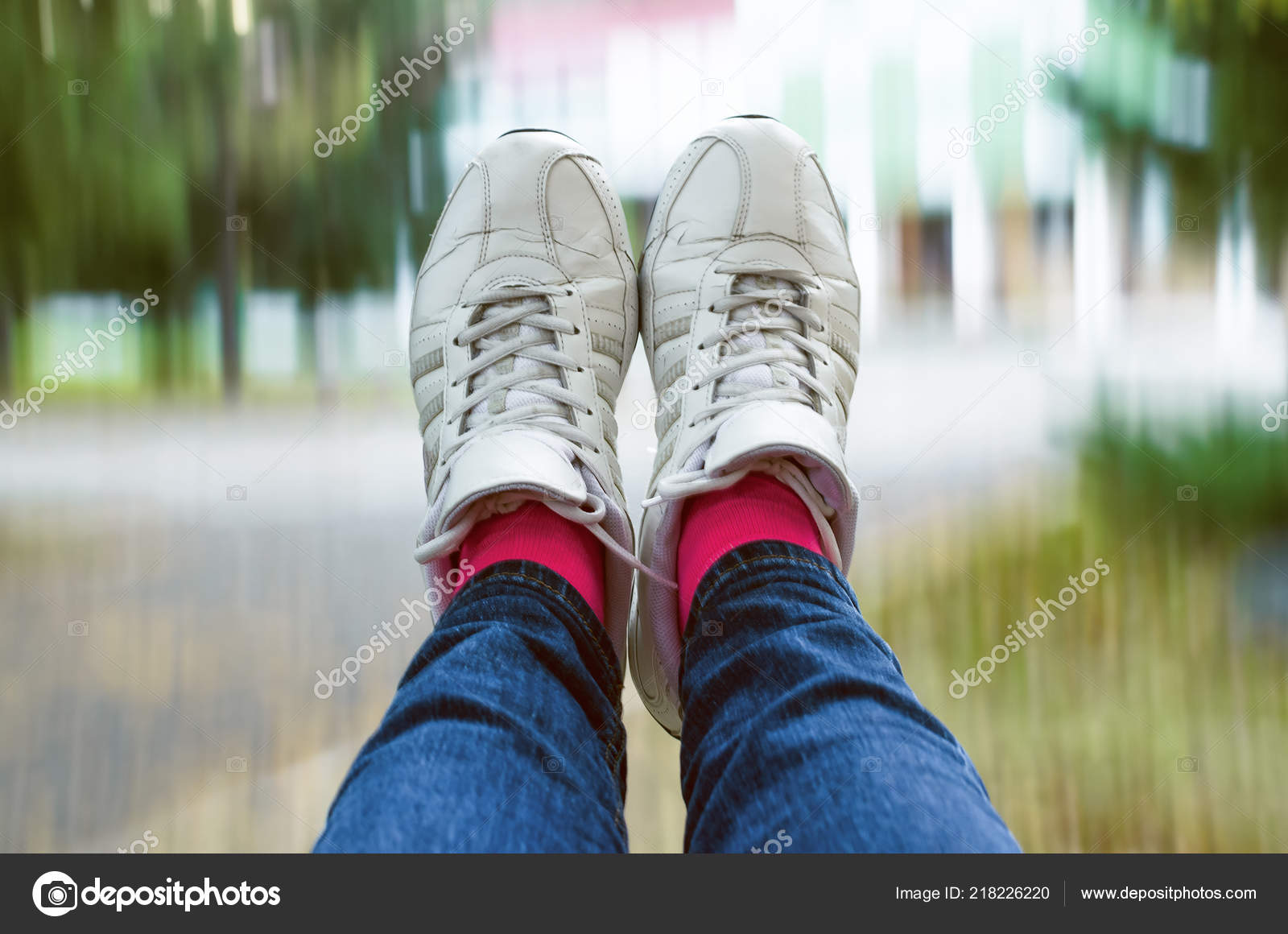 swing sneakers