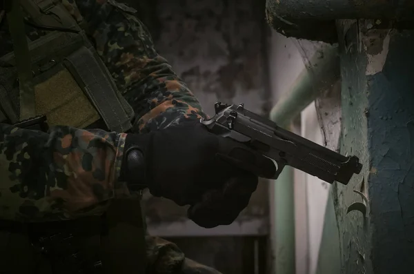 Nahaufnahme Foto Von Gewehr Armee Soldat Der Auf Feind Zielt — Stockfoto