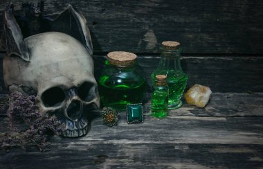 Sihirli iksir sihirli tablo arka plan üzerinde. Büyücülük kavramı.