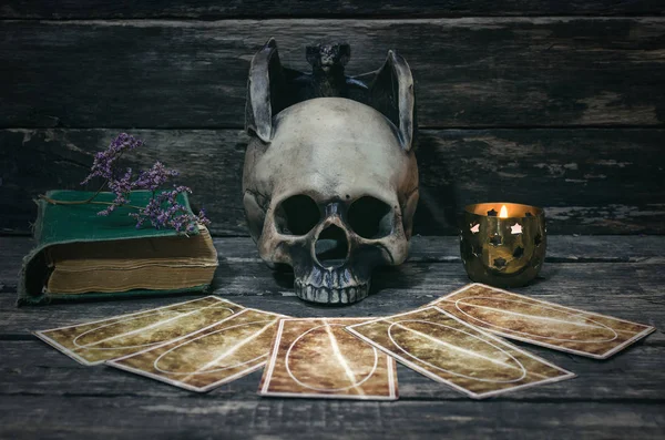 Fortune Teller Resepsiyon Masa Artalanını Tarot Kartlar Futune Okuma Kavramı — Stok fotoğraf